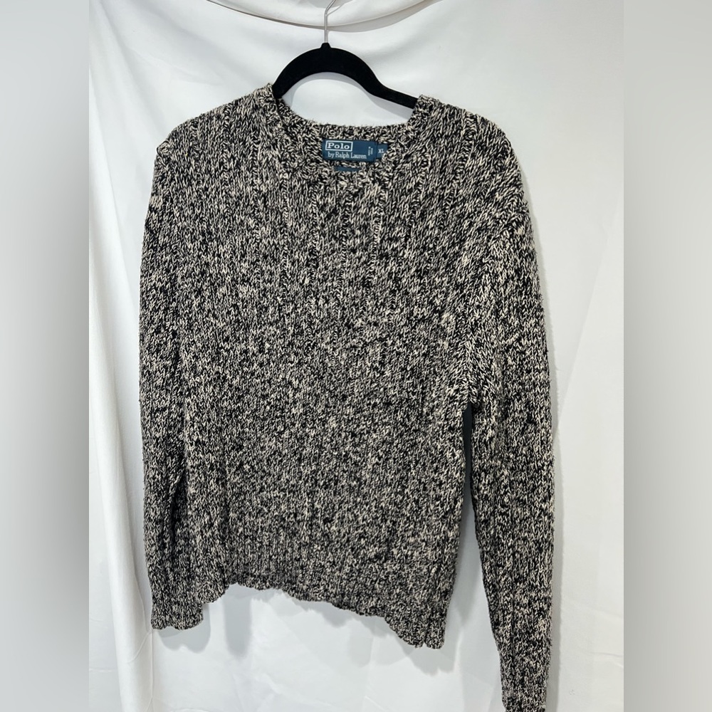 Men’s sweater in a very good condition